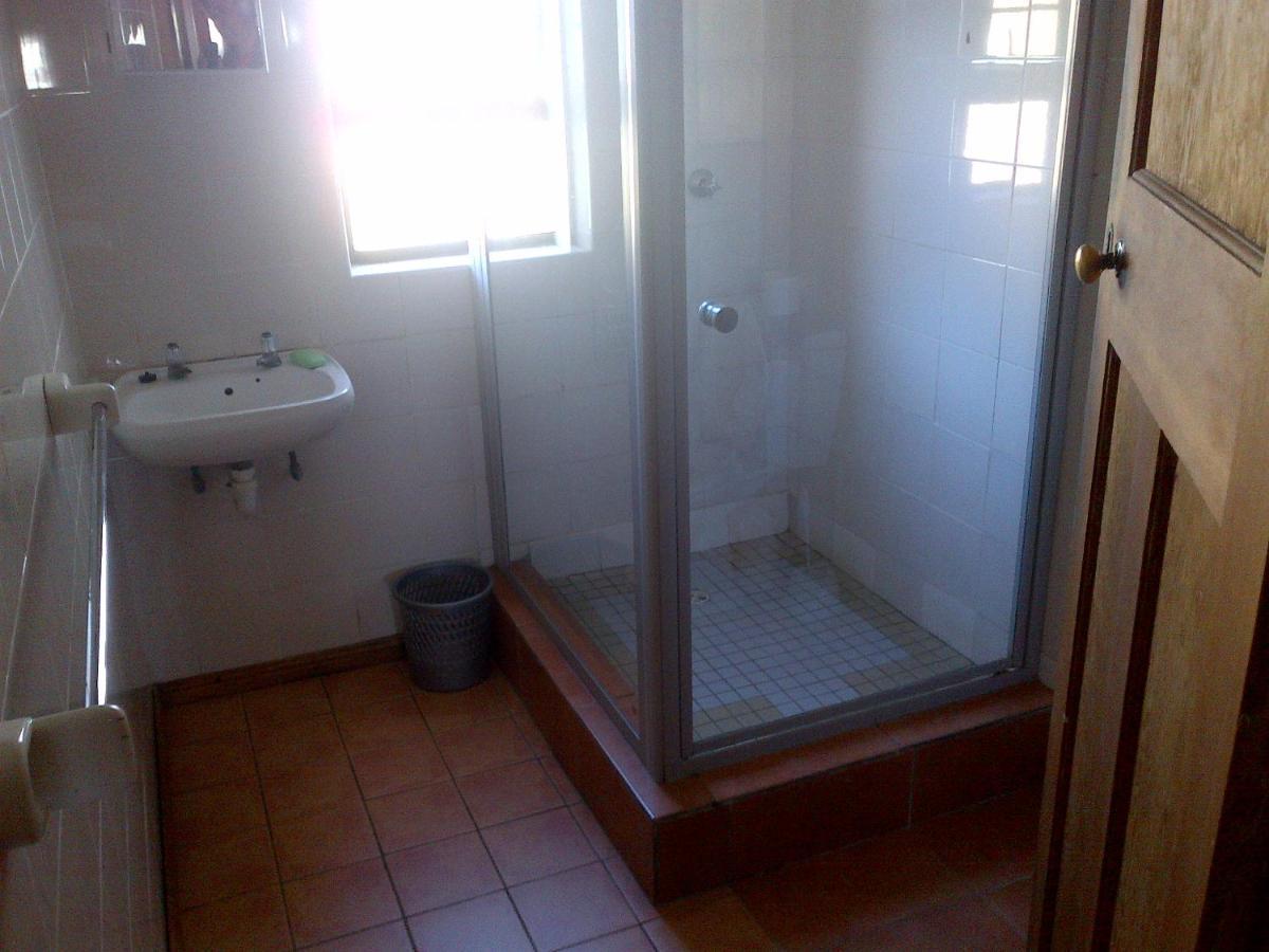 Gansbaai Lodge & Backpackers Buitenkant foto